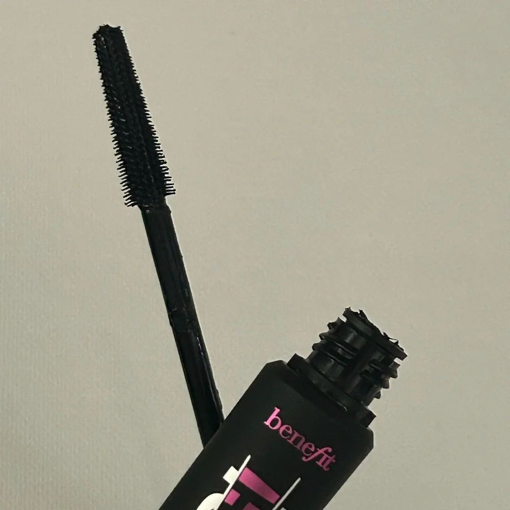 NWOT—Benefit BAD gal BANG! Volumizing Mascara—Black🟣